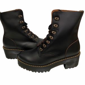 Dr. Martens Leona Vintage Smooth Leather Heeled Black Platform Boots Sz 9